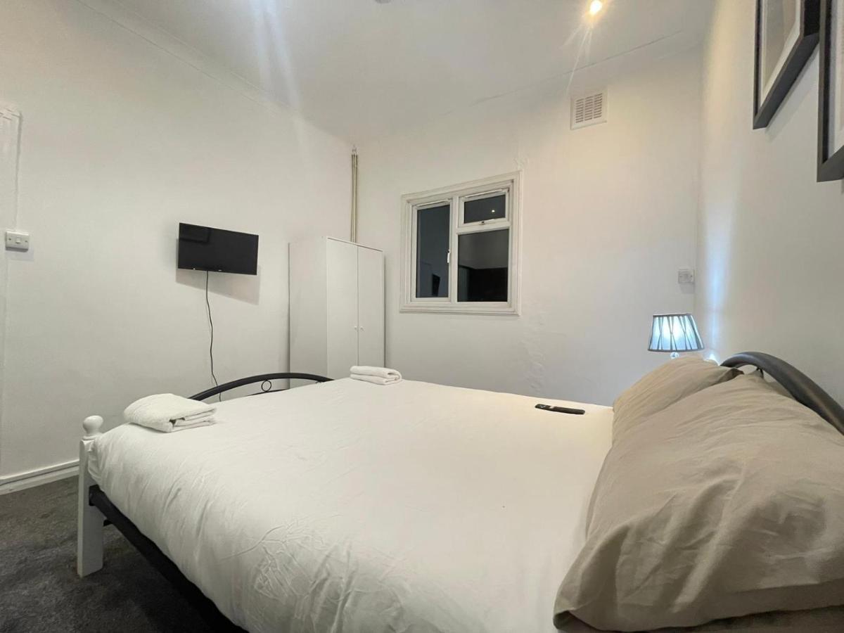 Private Double Room In Stratford London Exterior foto